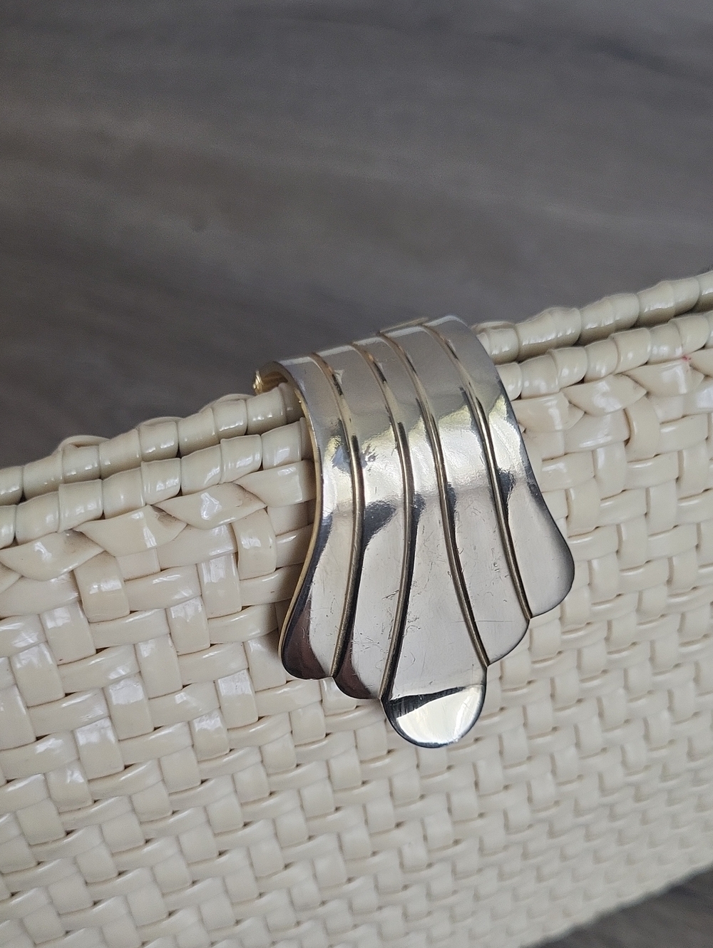 Vintage 90s Does 1950s Woven Cream Clamshell Clutch Bag - Picture 13 of 15